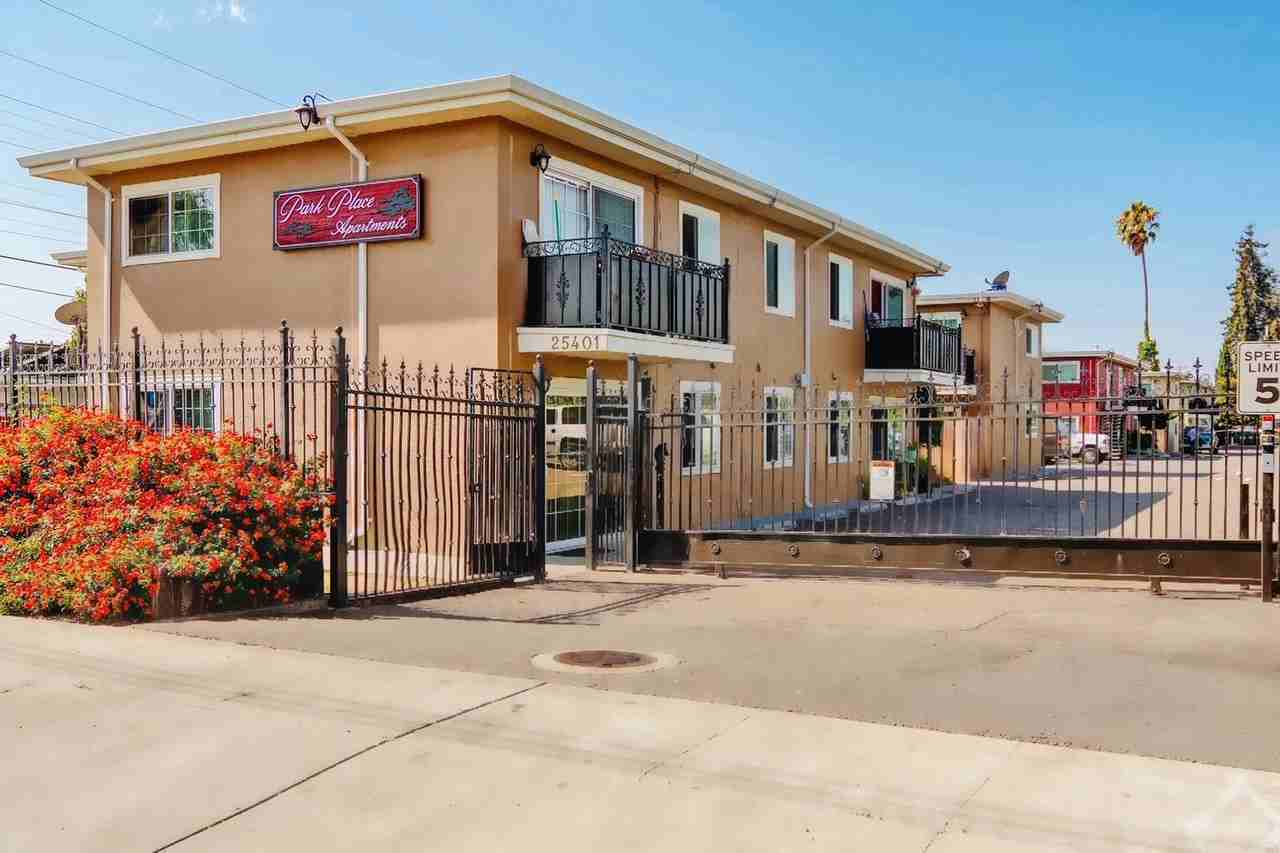 25401 Cypress Ave - Park Place - Photo 7 of 18