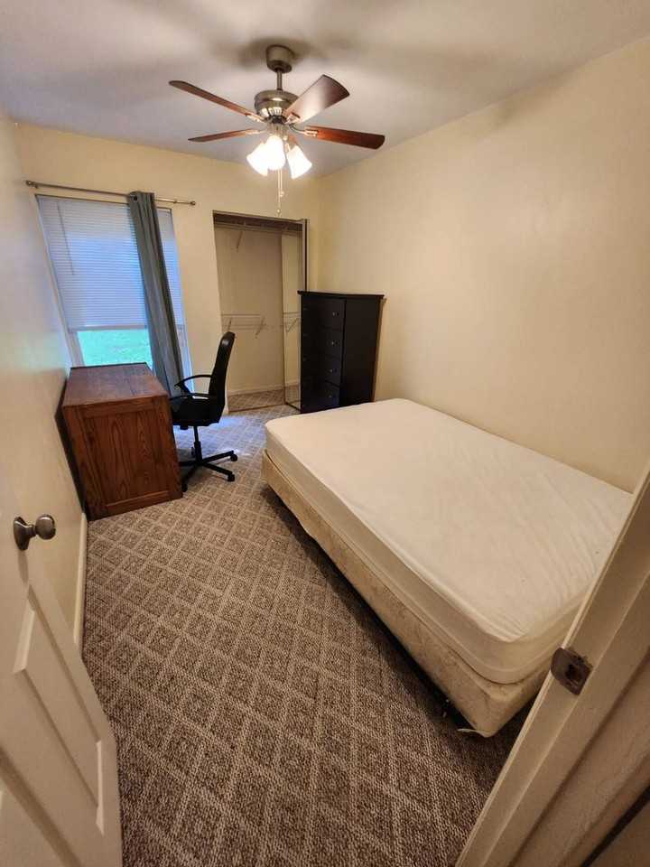 1358 Bradley Dr - Photo 4 of 11