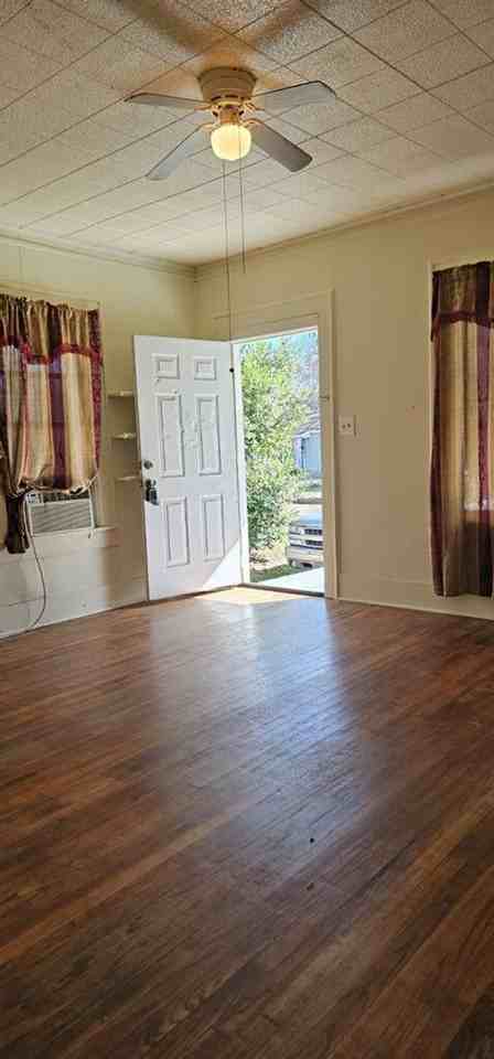 2020 Vance Ave - Photo 2 of 10