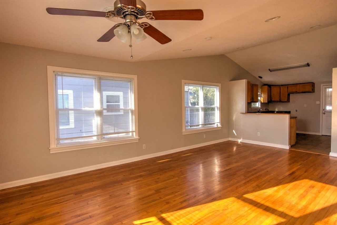 1616 Main St - Photo 2 of 8