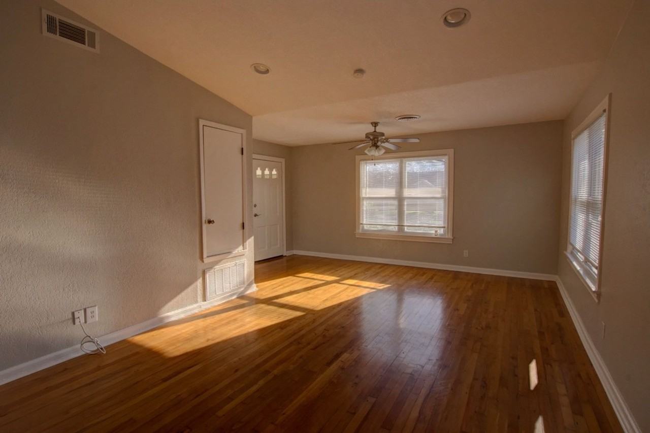 1616 Main St - Photo 6 of 8