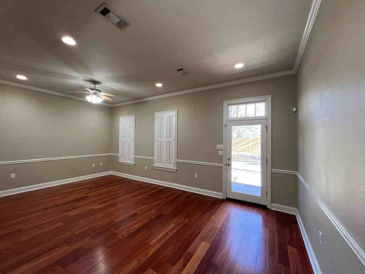 1319 Bromley Park Dr - Photo 2 of 11