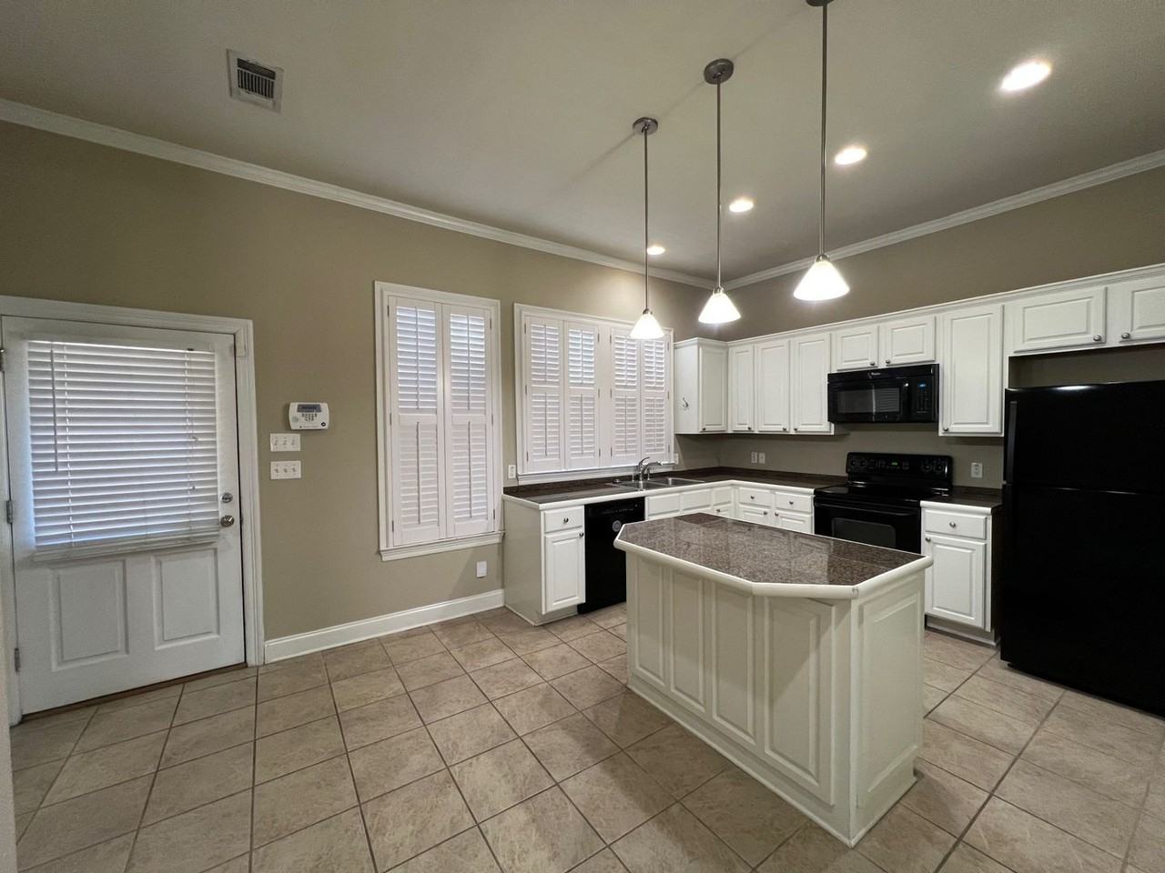 1319 Bromley Park Dr - Photo 3 of 11