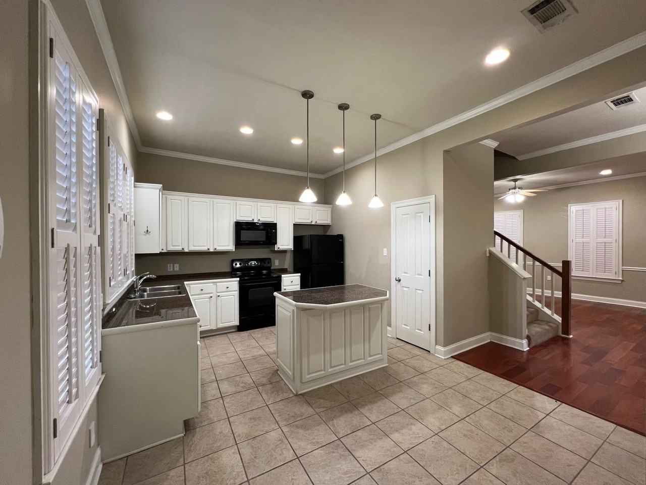 1319 Bromley Park Dr - Photo 4 of 11