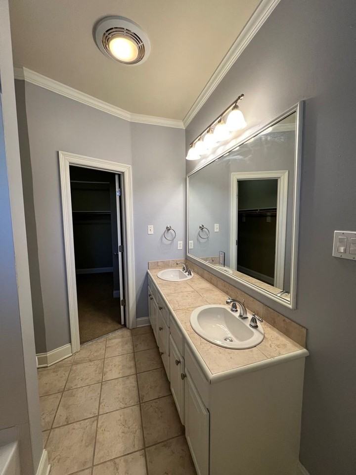 1319 Bromley Park Dr - Photo 6 of 11