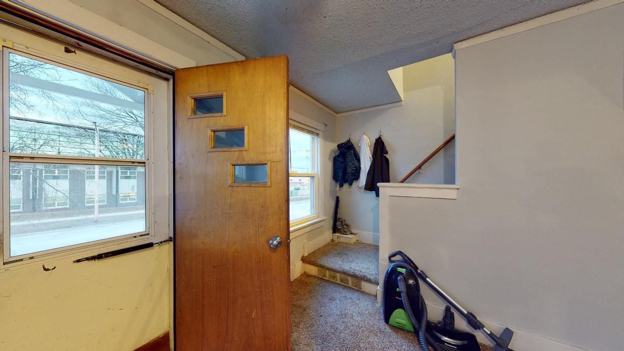 216 S 2nd St - Photo 5 of 30