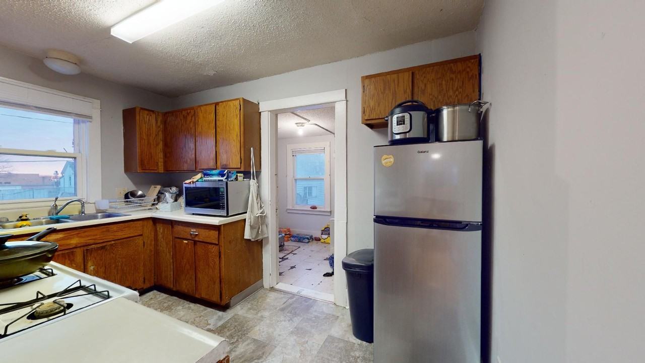 216 S 2nd St - Photo 7 of 30