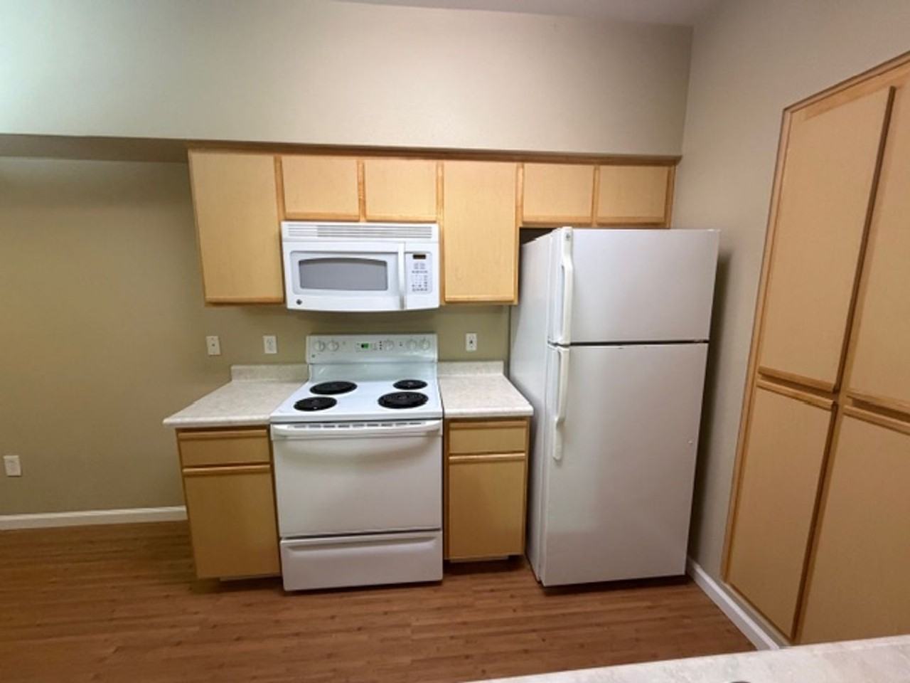 6850 Sharlands Ave - Photo 6 of 29