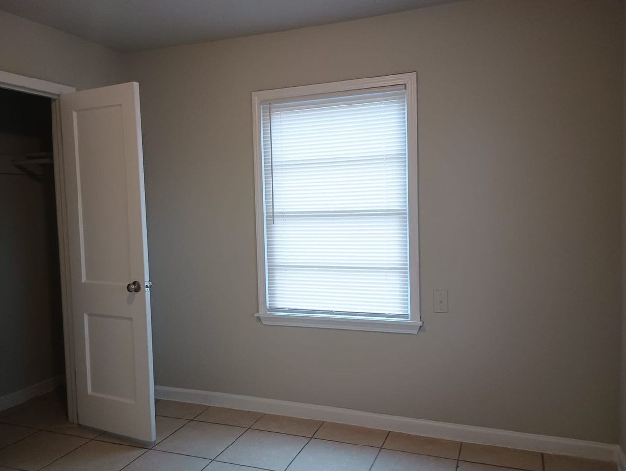 11914 Meadowpass St - Photo 6 of 14