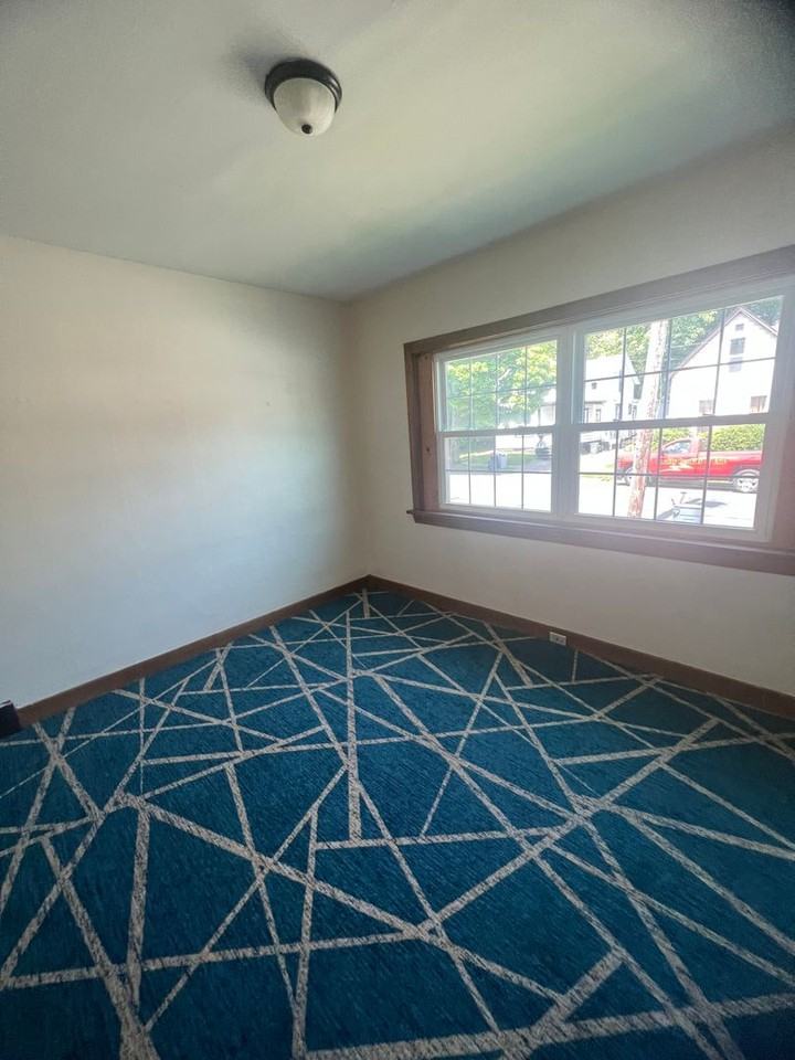 553 E 5th St - Photo 4 of 12