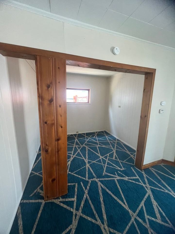 553 E 5th St - Photo 5 of 12