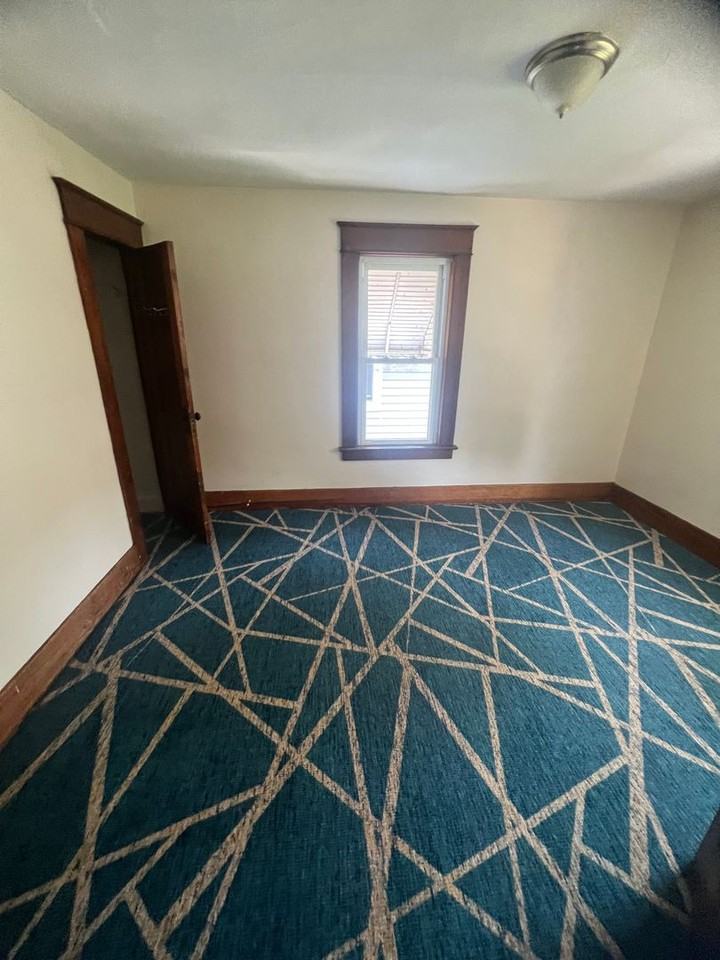 553 E 5th St - Photo 7 of 12