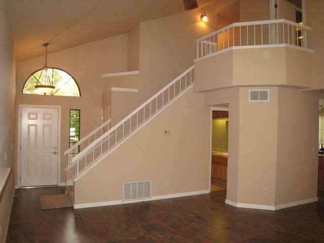 712 Oakvale Way - Photo 4 of 19