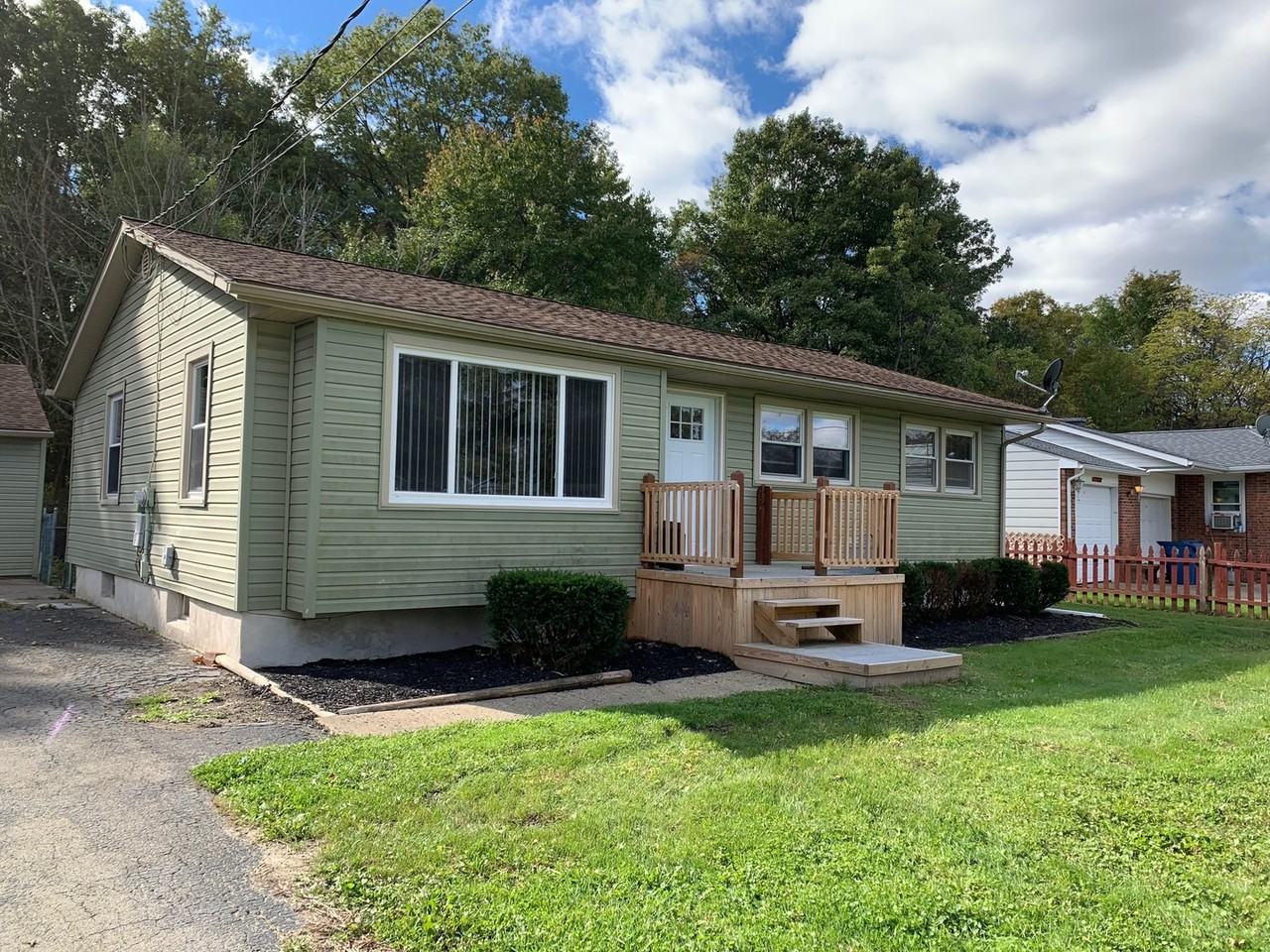 311 Ventura Dr - Photo 2 of 30