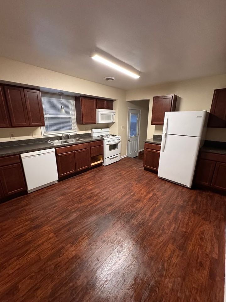 311 Ventura Dr - Photo 6 of 30