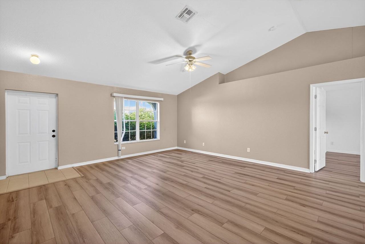 1101 Nw 24th Ave - Photo 4 of 26