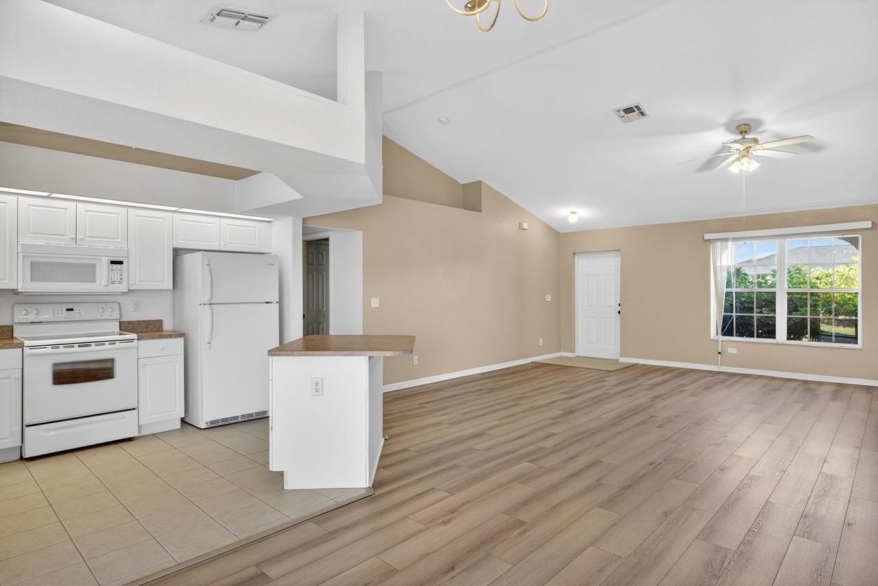 1101 Nw 24th Ave - Photo 7 of 26