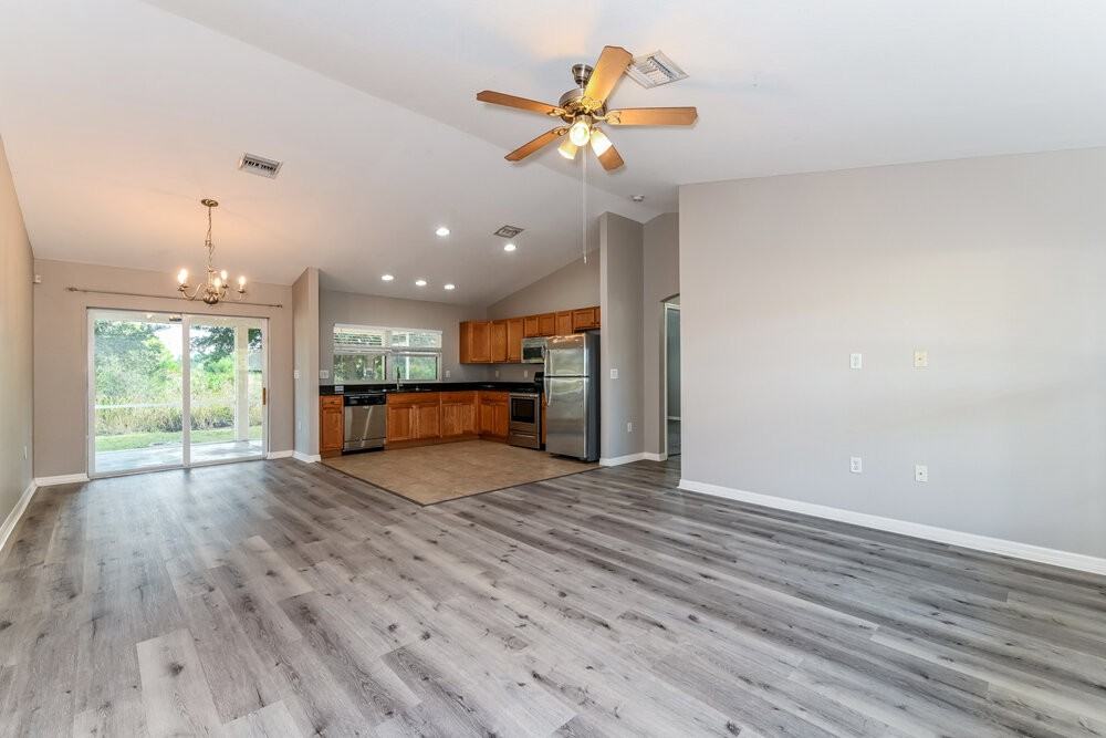 917 Hillcrest Ave - Photo 4 of 16