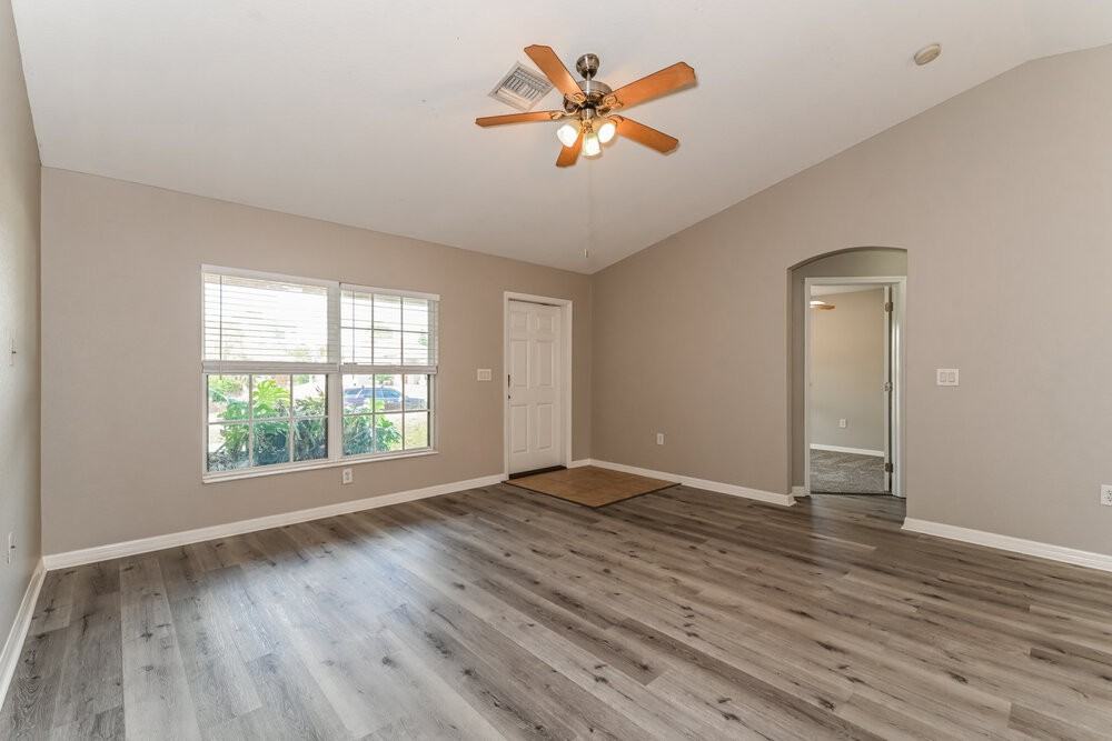 917 Hillcrest Ave - Photo 5 of 16