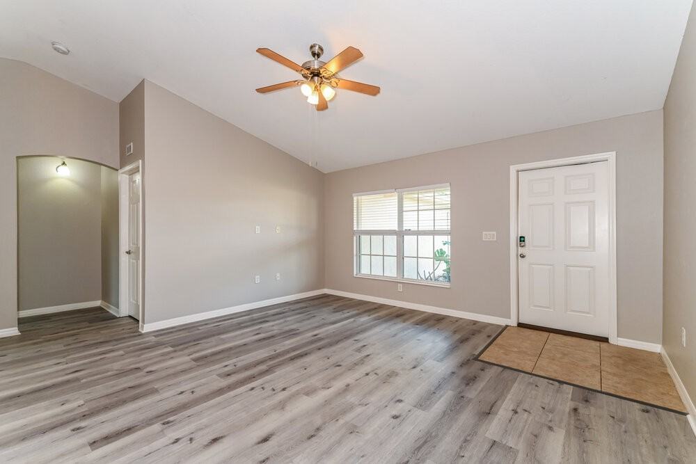 917 Hillcrest Ave - Photo 6 of 16