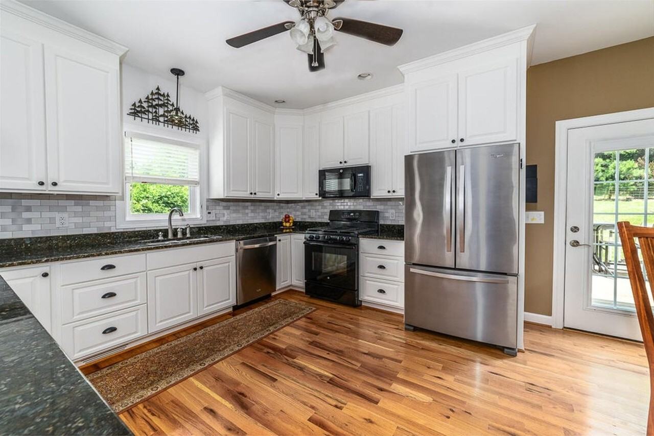 440 Lime Kiln Rd - Photo 4 of 14