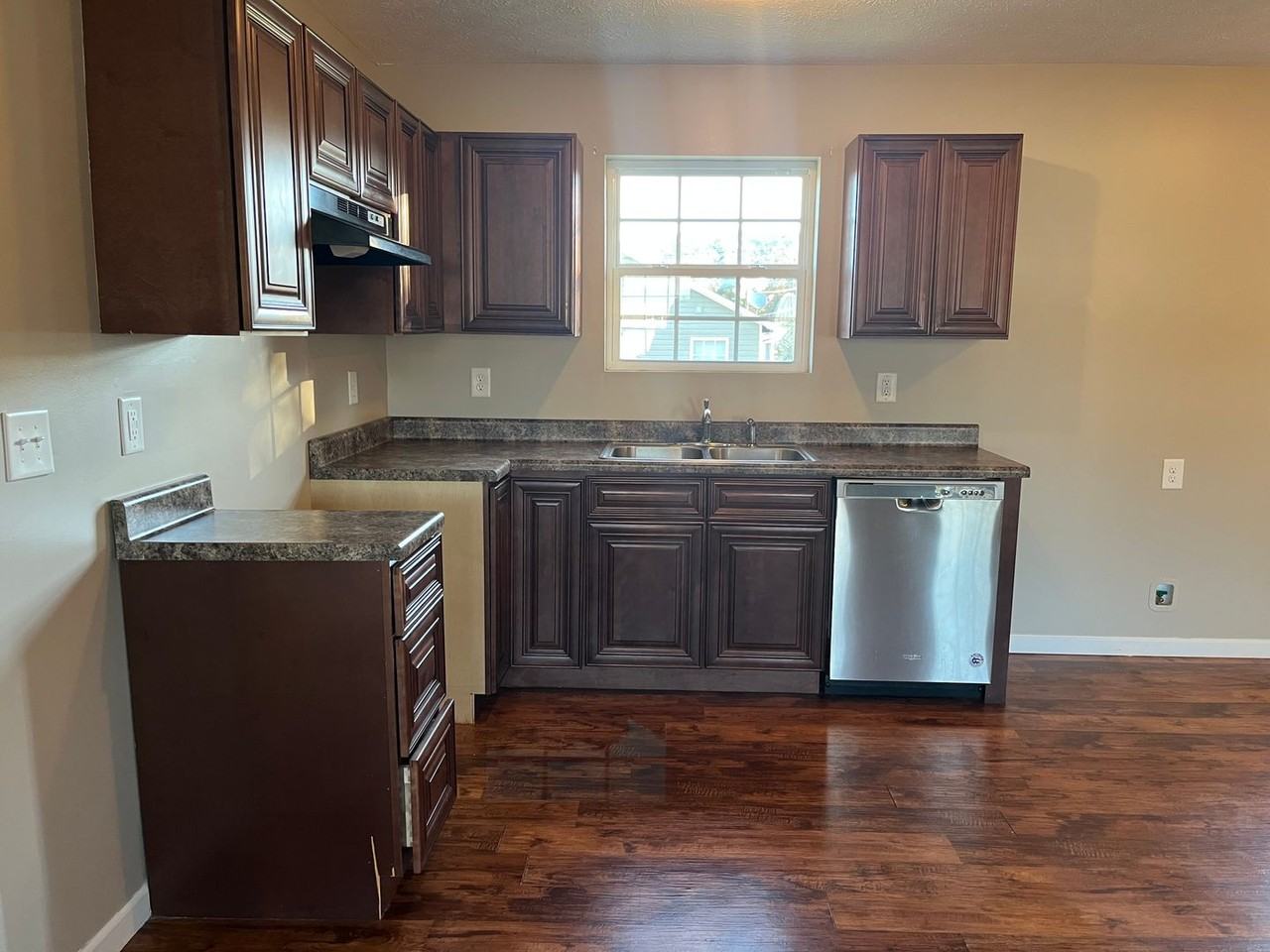 2368 Parkertown Rd - Photo 3 of 15