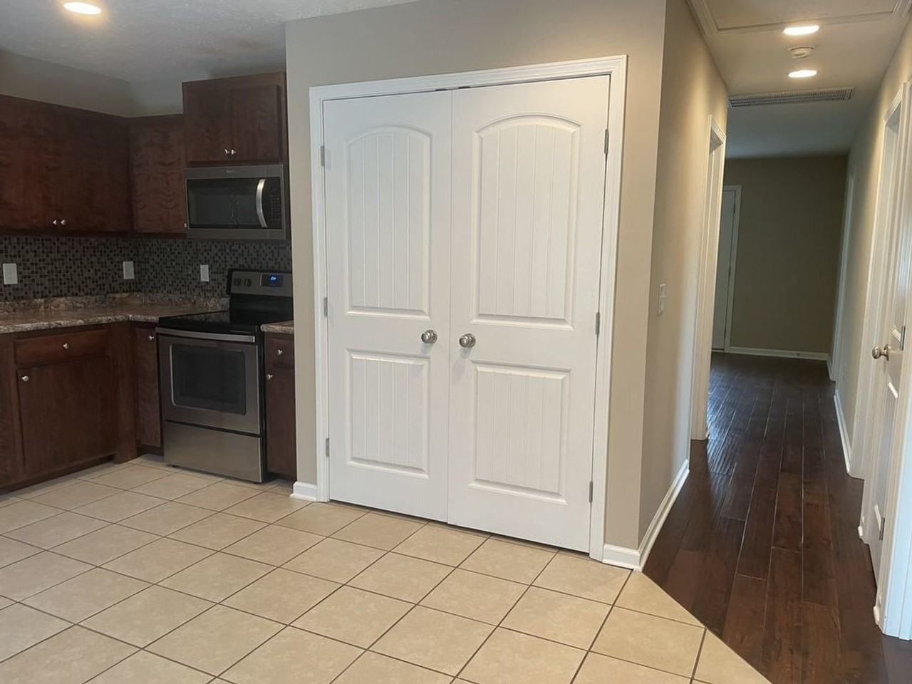 209 Johnson Ln - Photo 7 of 20