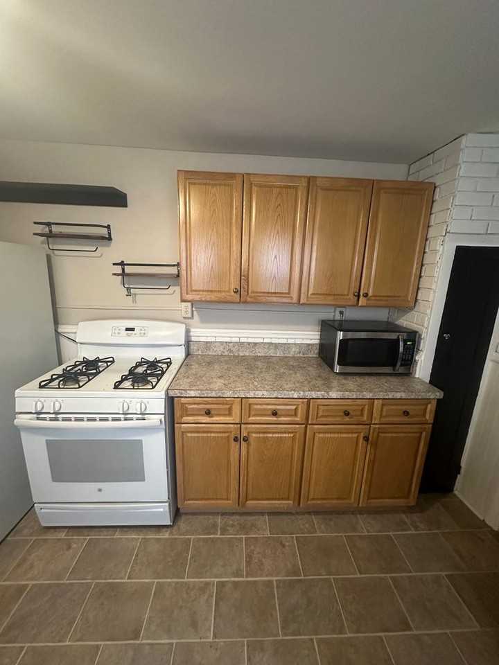 451 Cherry St - Photo 7 of 18