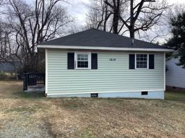 featured image of 1619 Eastwood Ave