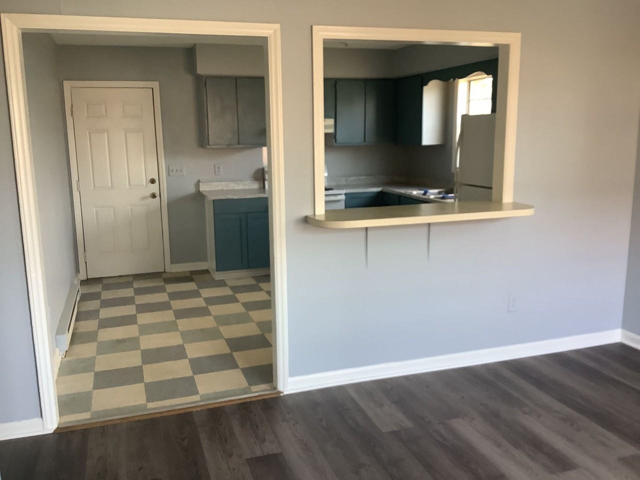 1619 Eastwood Ave - Photo 2 of 7