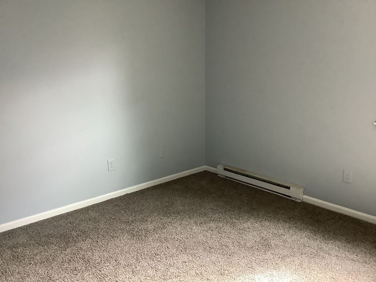 1619 Eastwood Ave - Photo 5 of 7