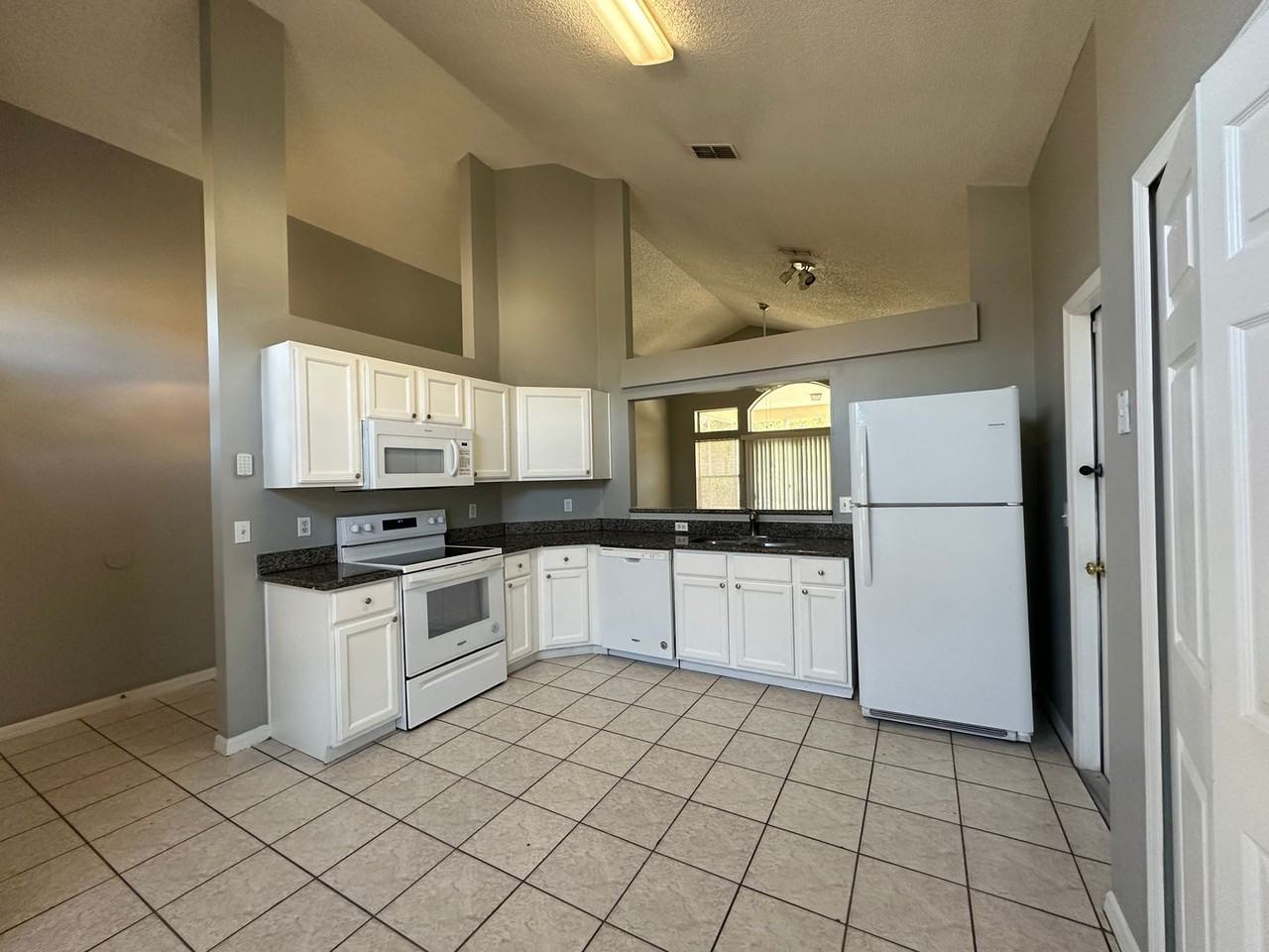 1557 Mountain Lake Dr E - Photo 2 of 14