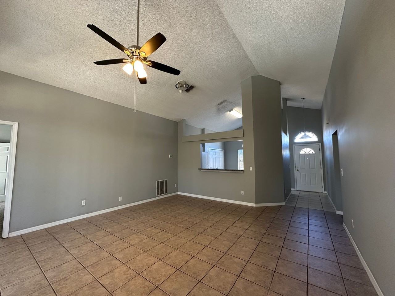 1557 Mountain Lake Dr E - Photo 5 of 14