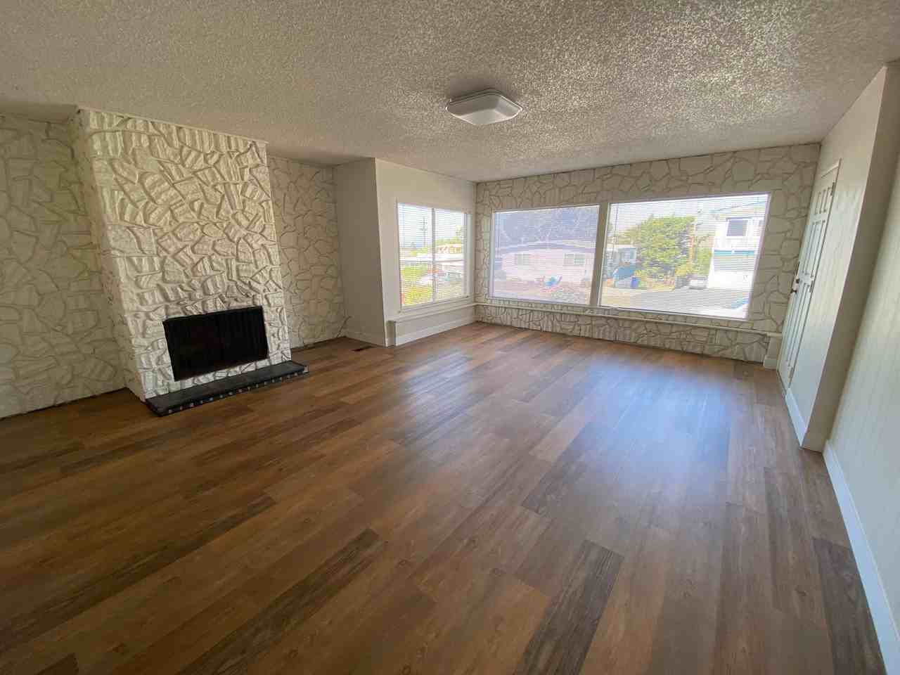 944 Mesa St - Photo 4 of 15