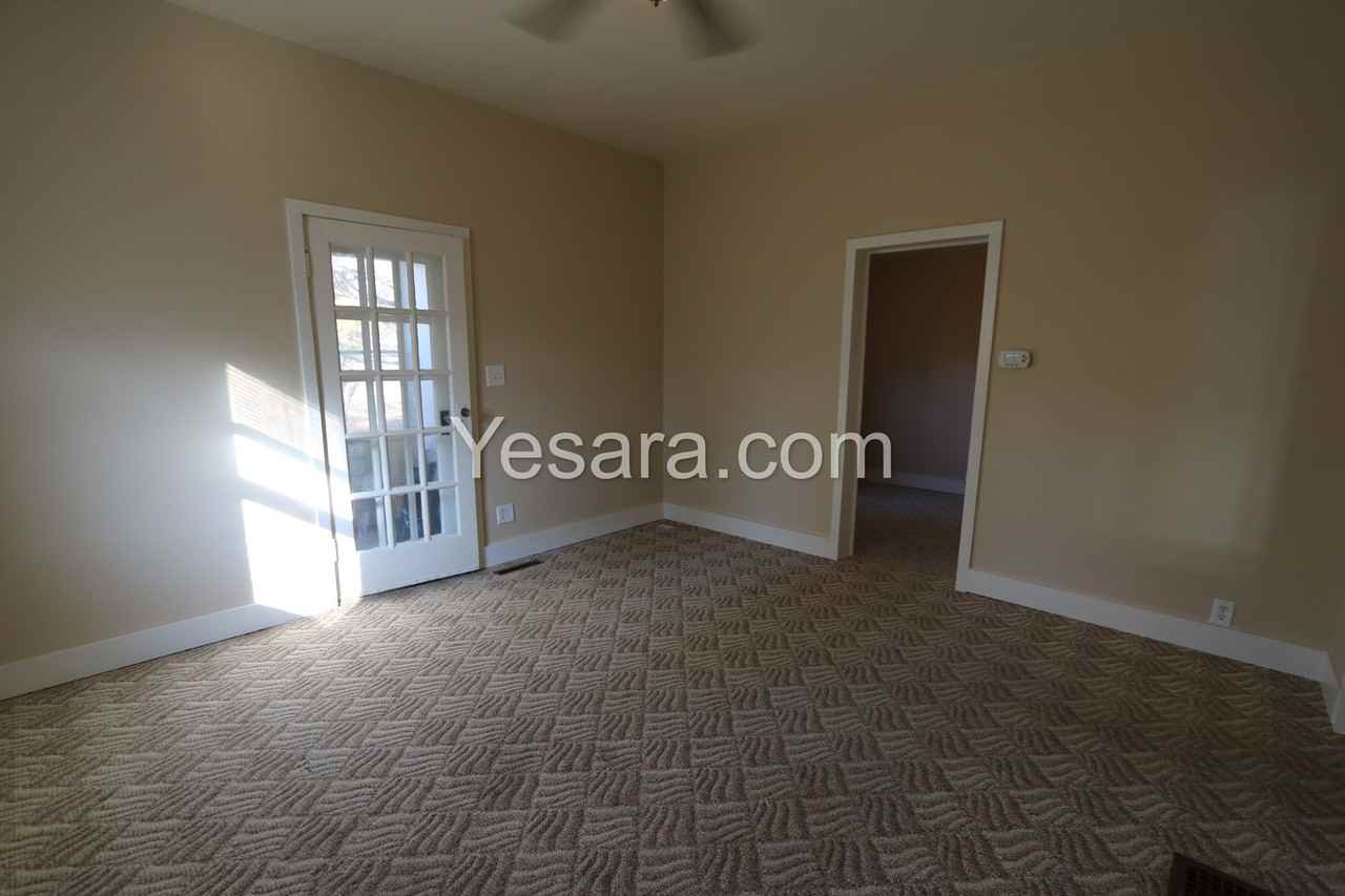 1323 Pearl St - Photo 5 of 19