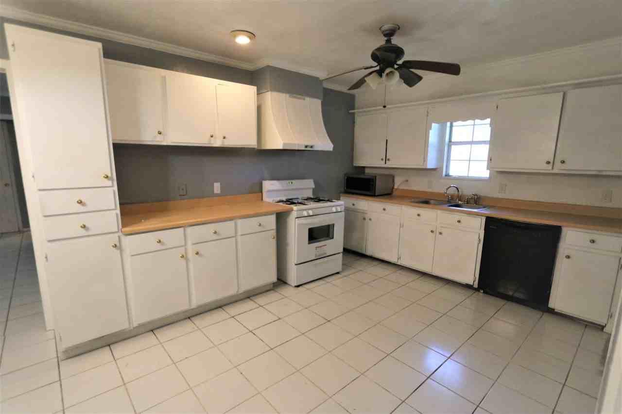 2708 Avenue N - Photo 4 of 11