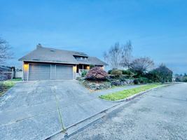 featured image of 3717 Braeburn Dr Ne