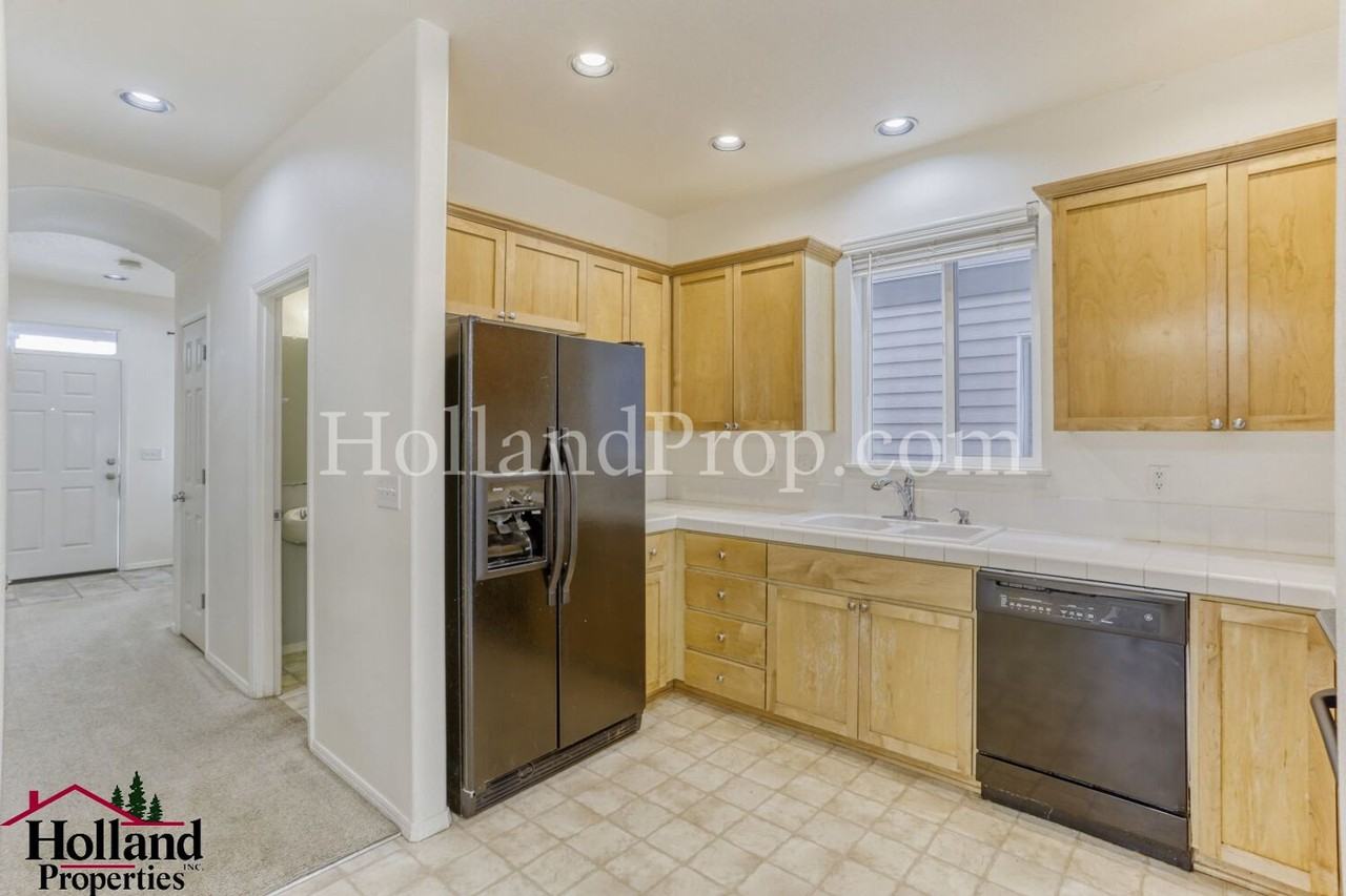 1173 Se Tamango St - Photo 6 of 18