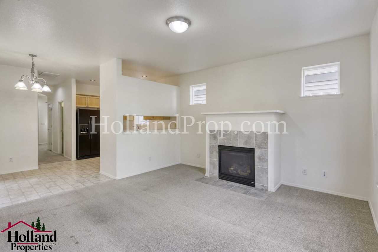 1173 Se Tamango St - Photo 7 of 18