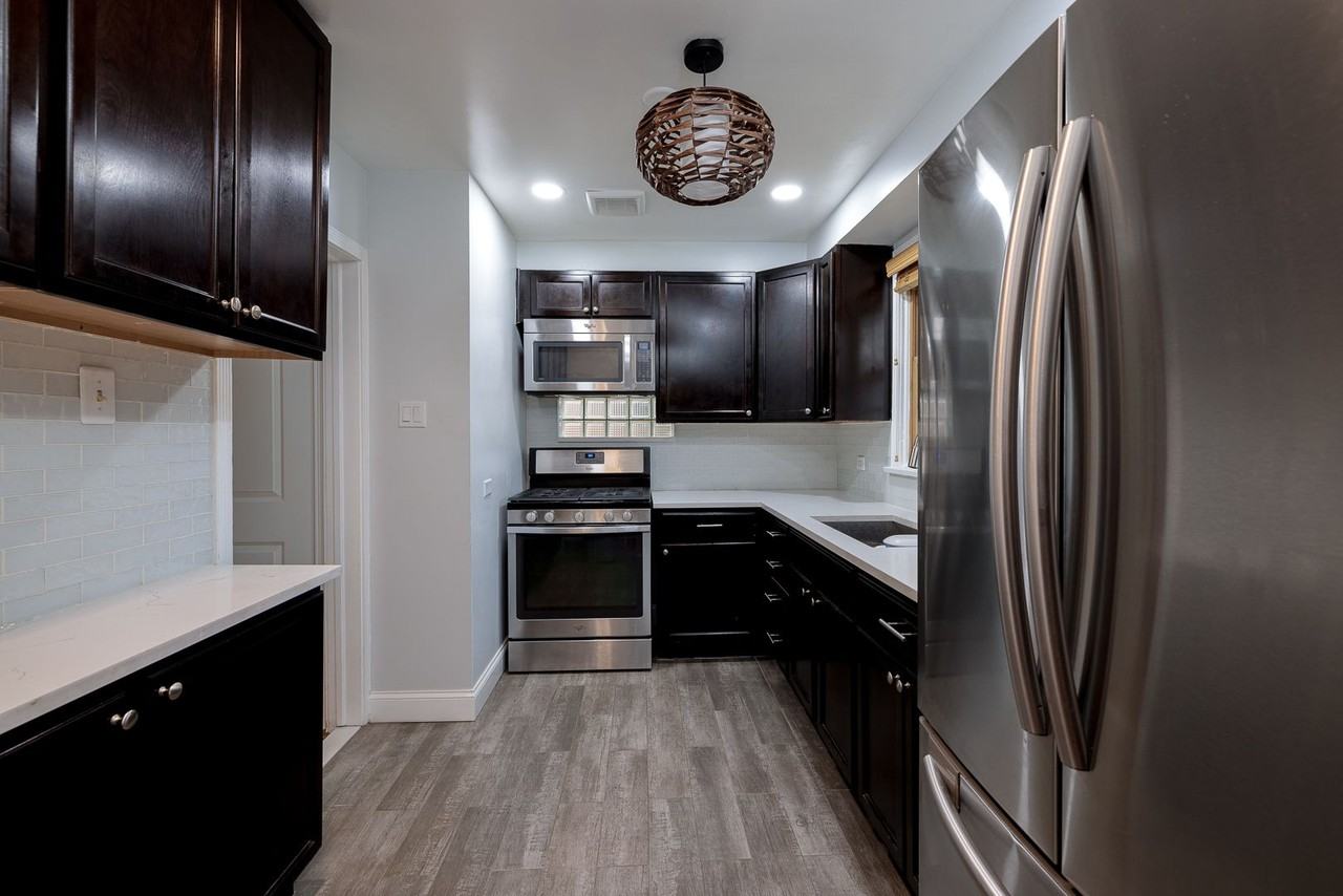 3142 N Lowell Ave - Photo 5 of 21