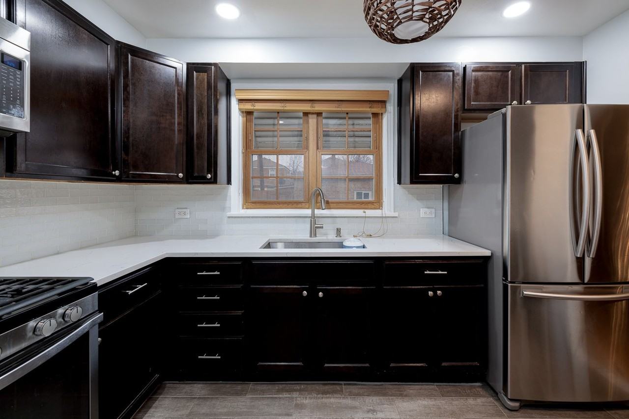 3142 N Lowell Ave - Photo 6 of 21