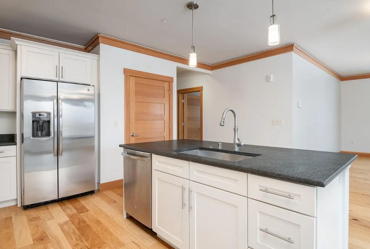 2625 Dearborn St #203 - Photo 6 of 20