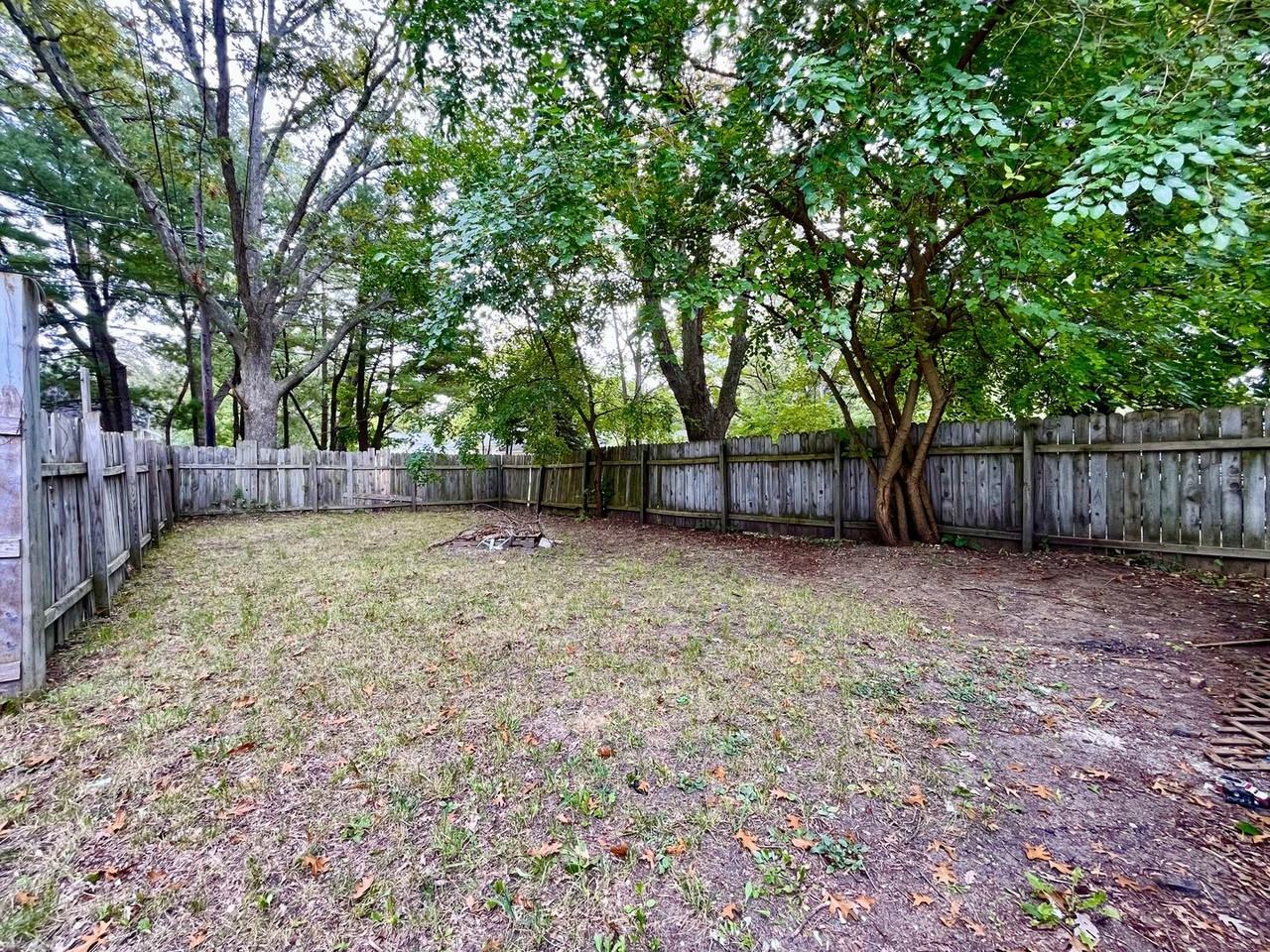 1704 Dyson St - Photo 5 of 19