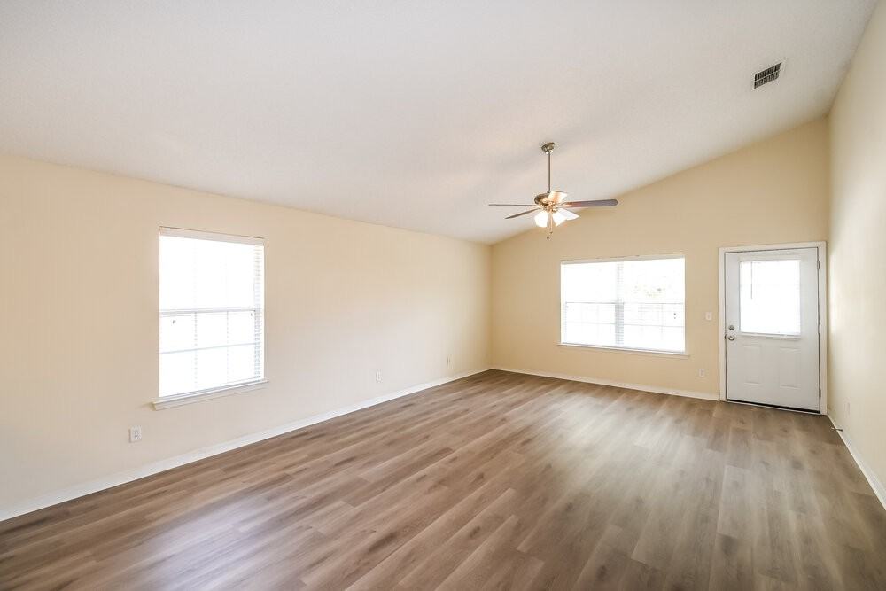 7317 Ironside Dr E - Photo 3 of 16