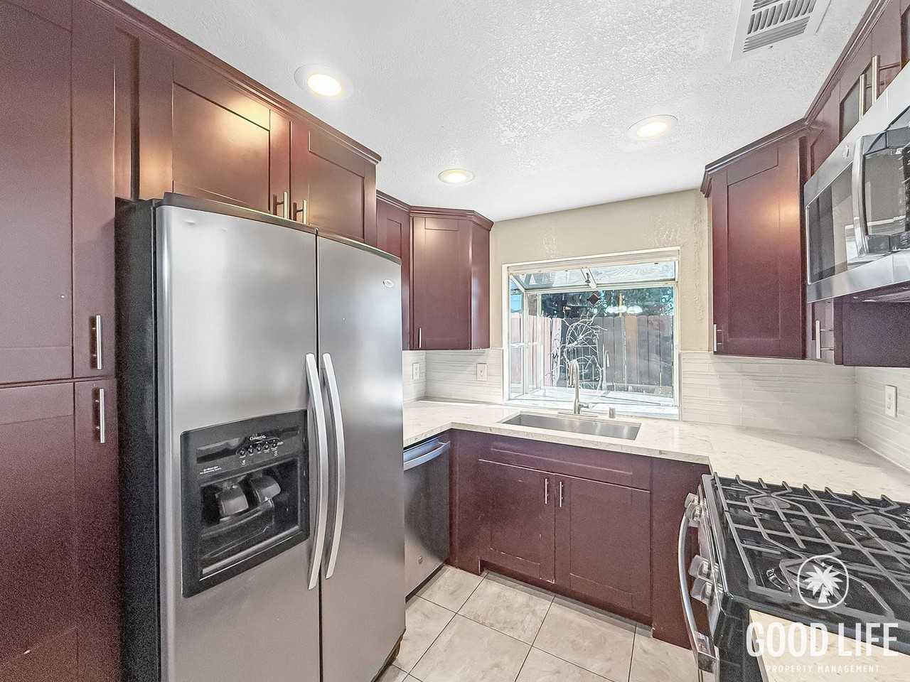 1465 E Lexington Ave #8C - Photo 4 of 19