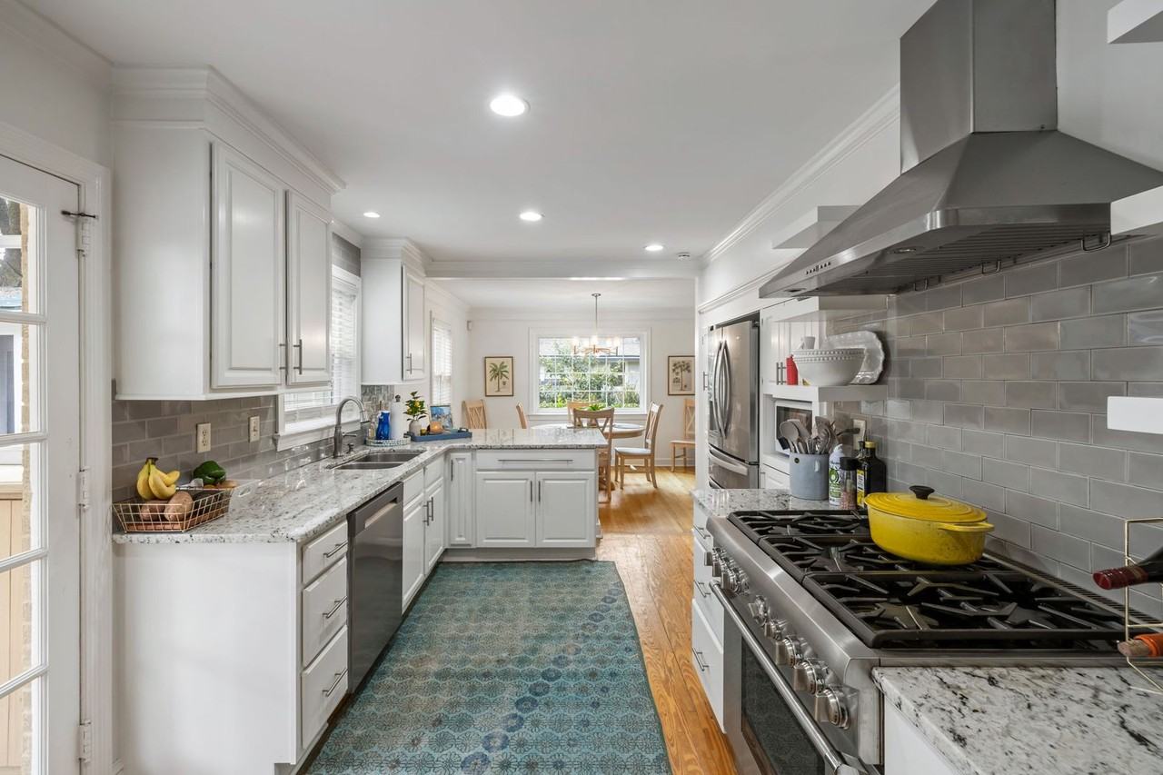 11 Sheridan Rd - Photo 2 of 20