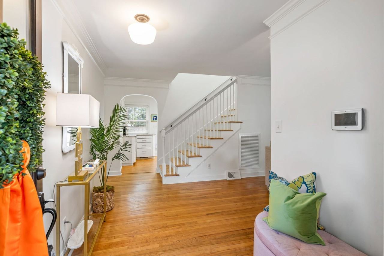 11 Sheridan Rd - Photo 6 of 20