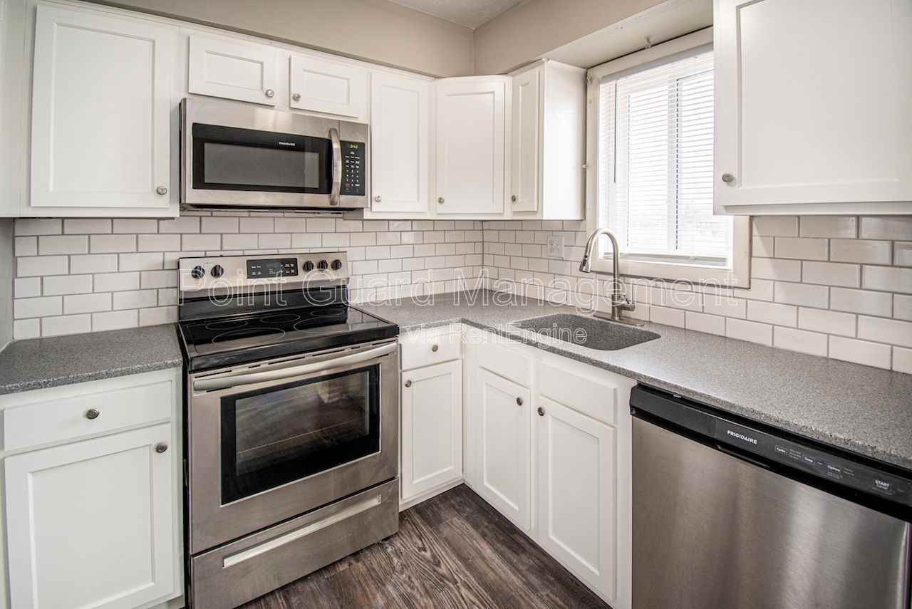 604 Cordes Dr #11 - Photo 5 of 17