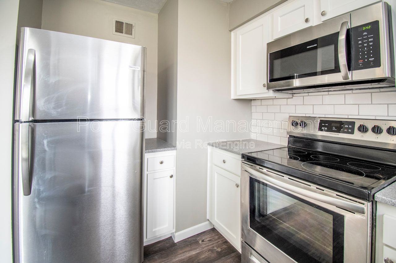 604 Cordes Dr #11 - Photo 6 of 17