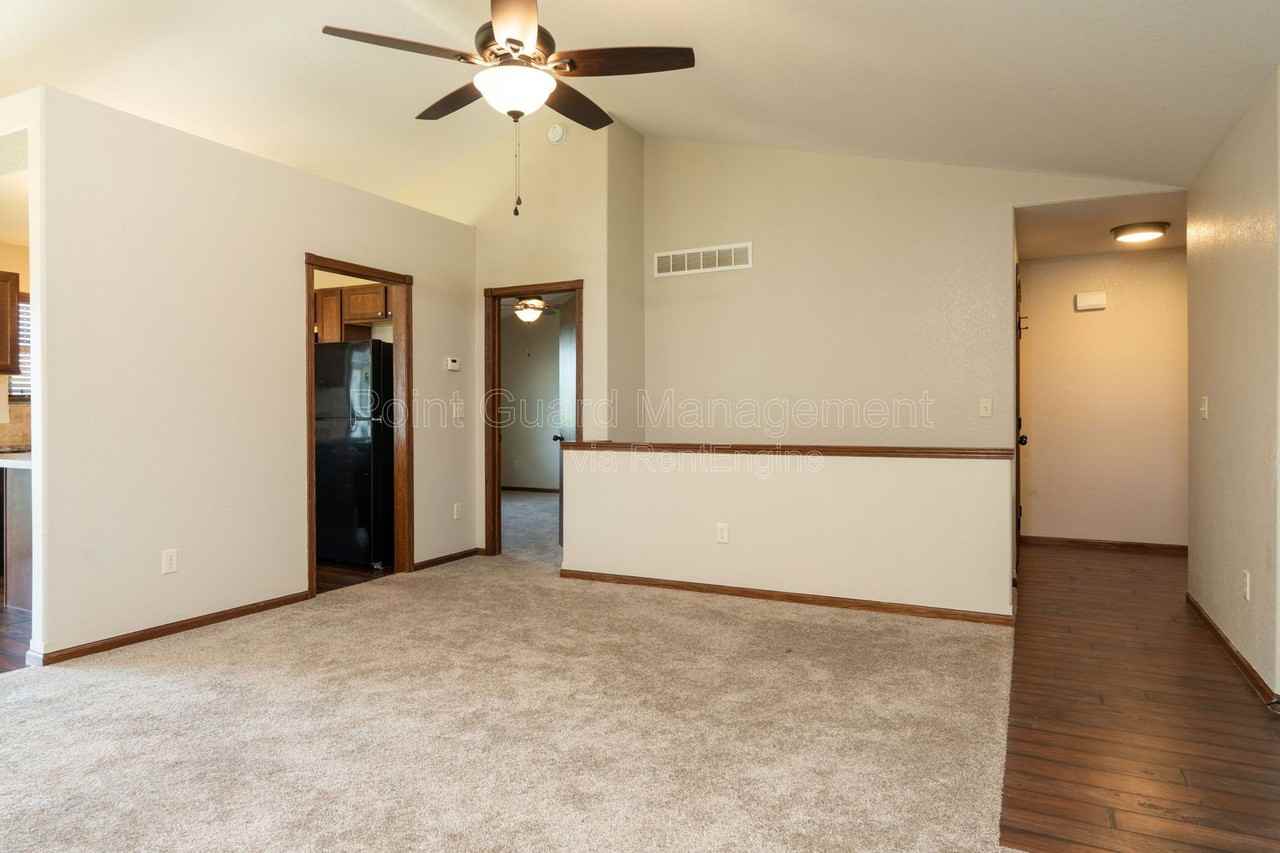 704 S Bristol Cir - Photo 2 of 43